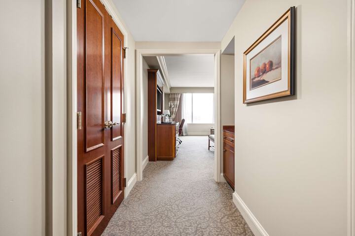 Room 103 of 175