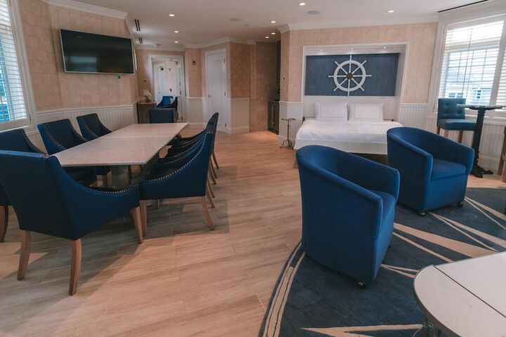 Madison Beach Hotel