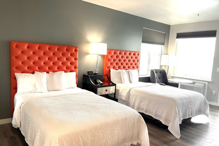 Tides Inn & Suites
