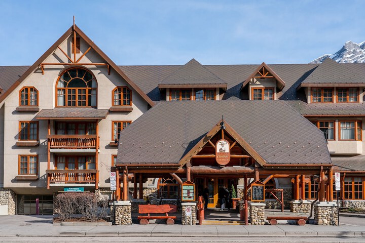 Hotel 4 of 91