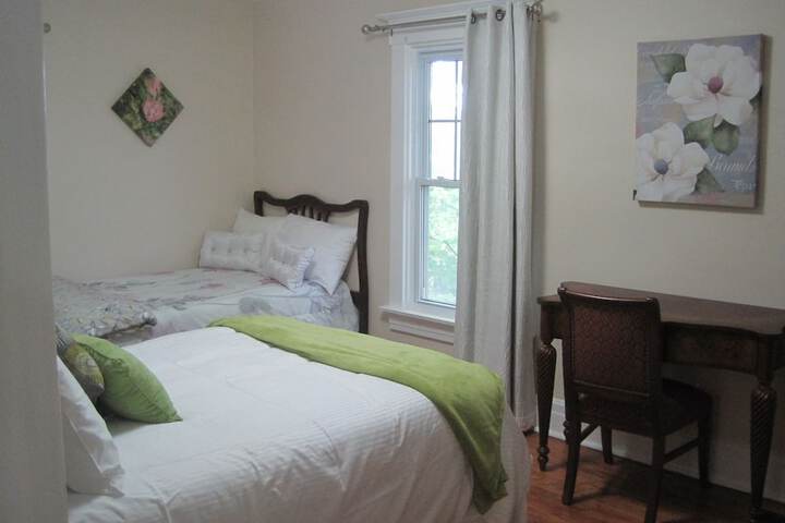 Room 16 of 35