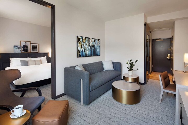Room 43 of 85