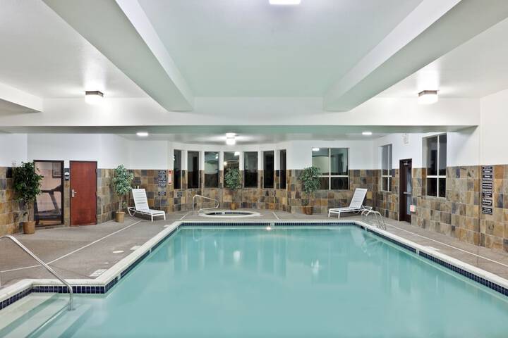 Holiday Inn Express & Suites Albany by IHG