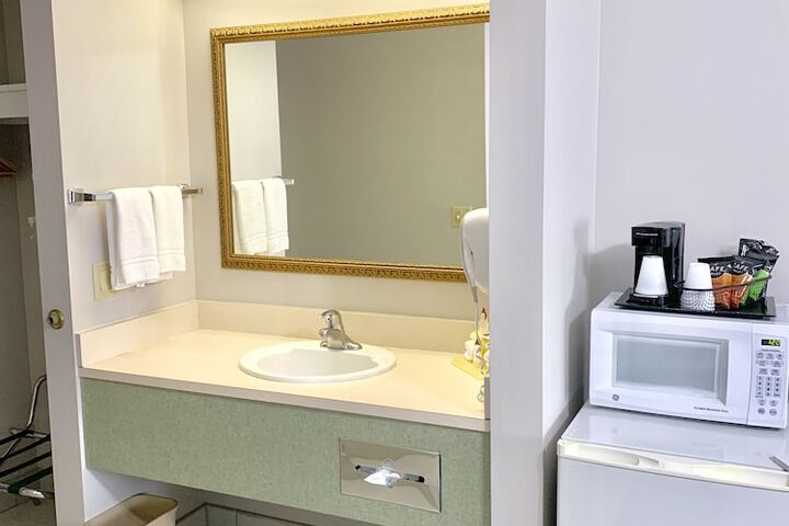 Room 20 of 25