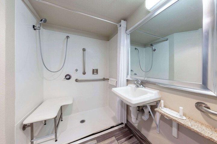 Comfort Inn Lathrop - Stockton Airport