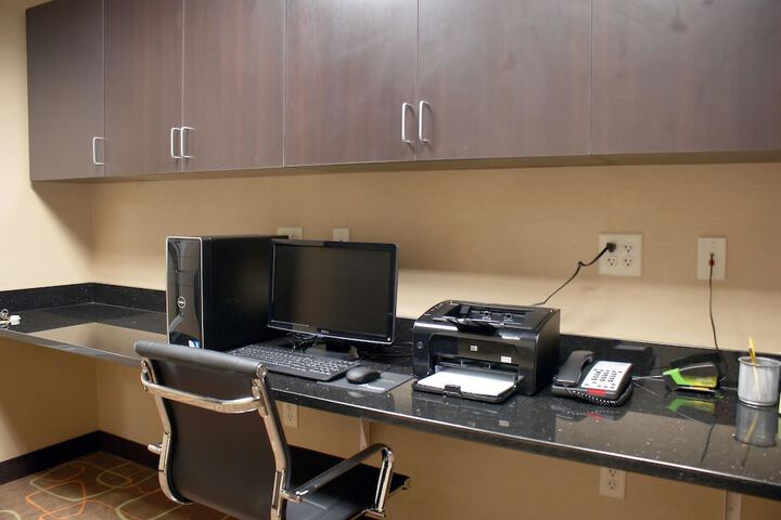 Business Center 55 of 63