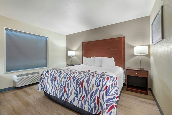 Red Roof Inn Charlestown