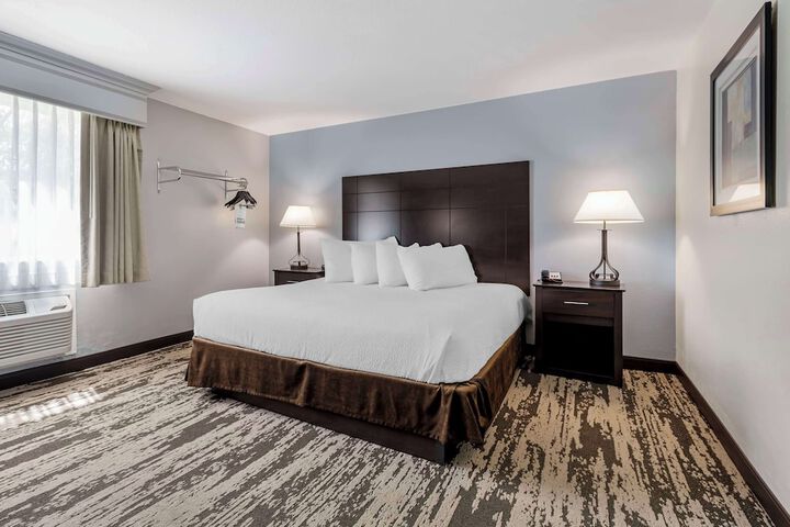 Room 34 of 43