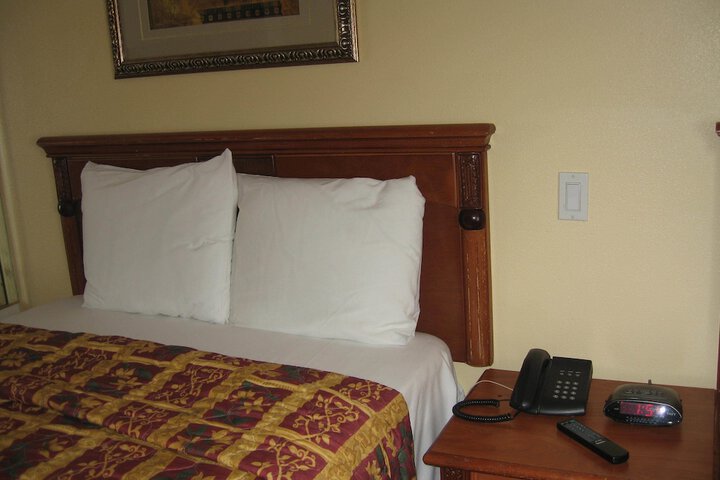 Room 5 of 34