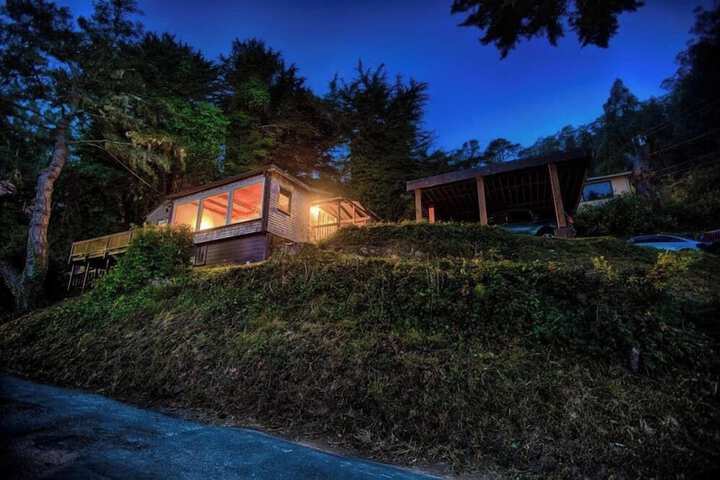 Marbella Lane Pedro Point Beach House with Hot Tub