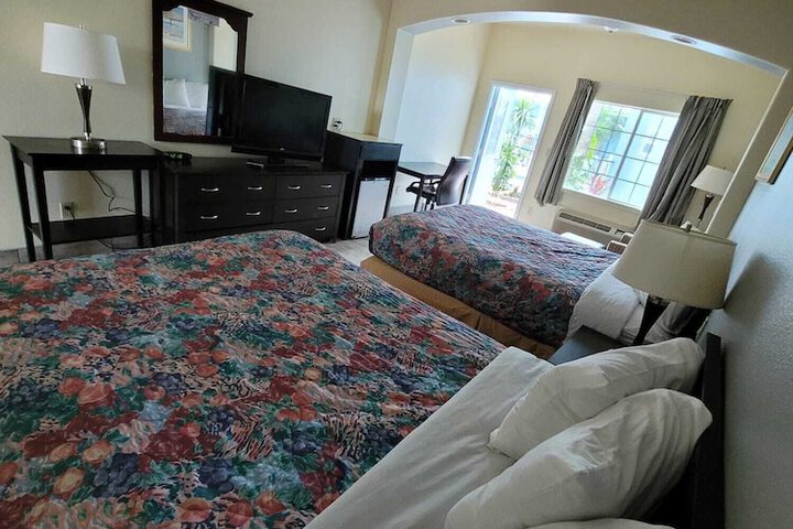 Room 18 of 25