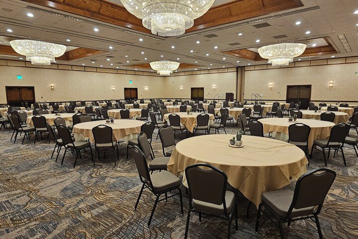 Crowne Plaza Phoenix - Chandler Golf Resort by IHG