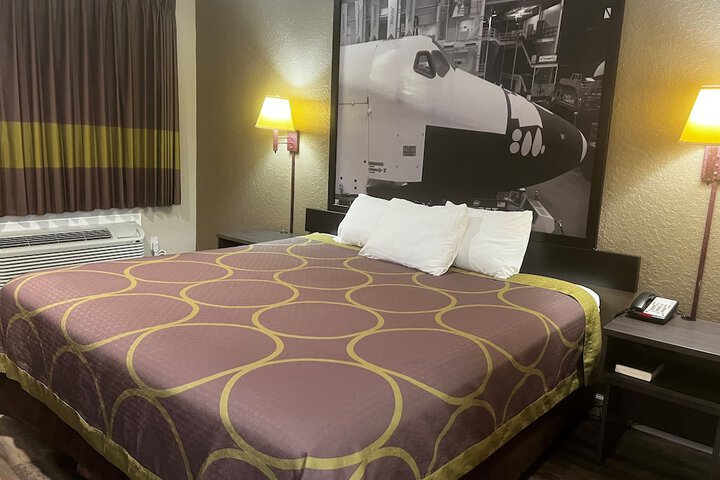 Room 14 of 35