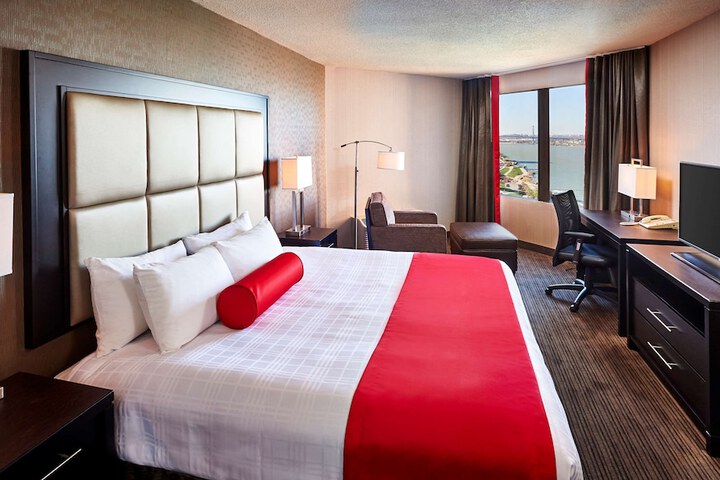 Room 12 of 36