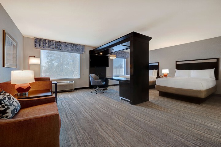 Room 40 of 69