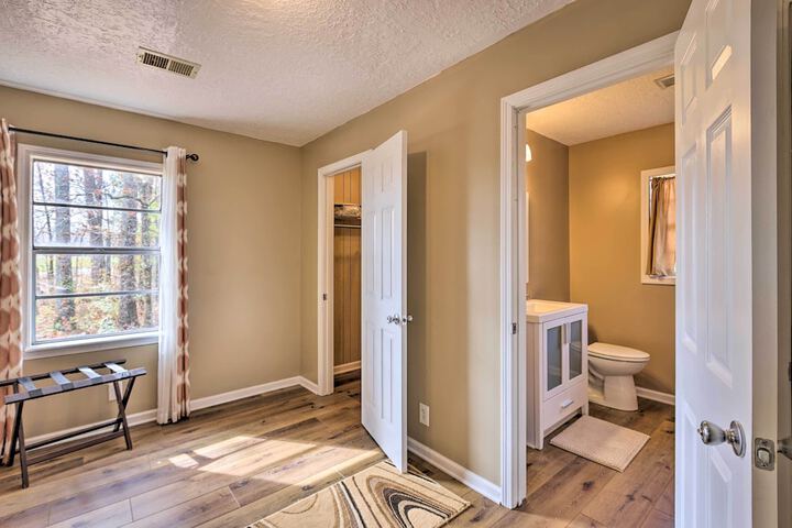 Charming Gadsden Home w / Golf Course Views!