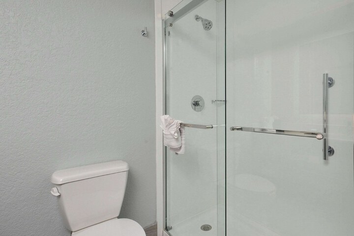Room 46 of 118