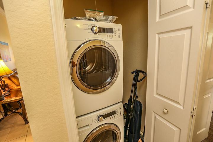 Laundry 25 of 27