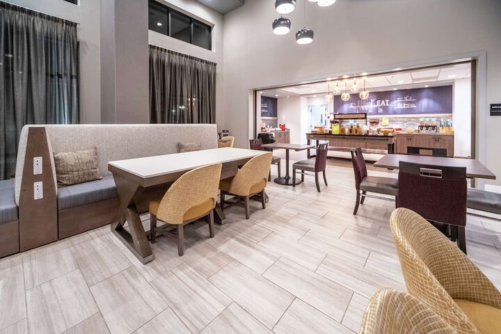 Hampton Inn & Suites Santa Maria