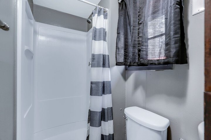 Room 8 of 18