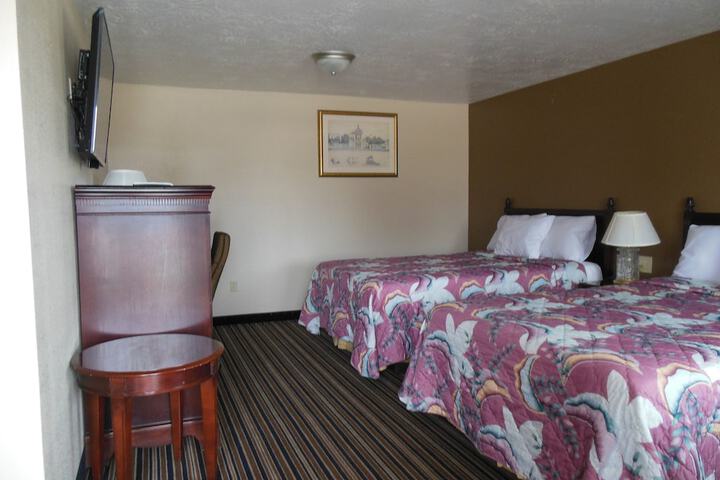 Room 33 of 48