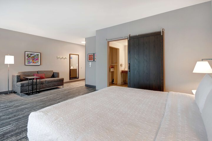 Hampton Inn & Suites Ontario Rancho Cucamonga