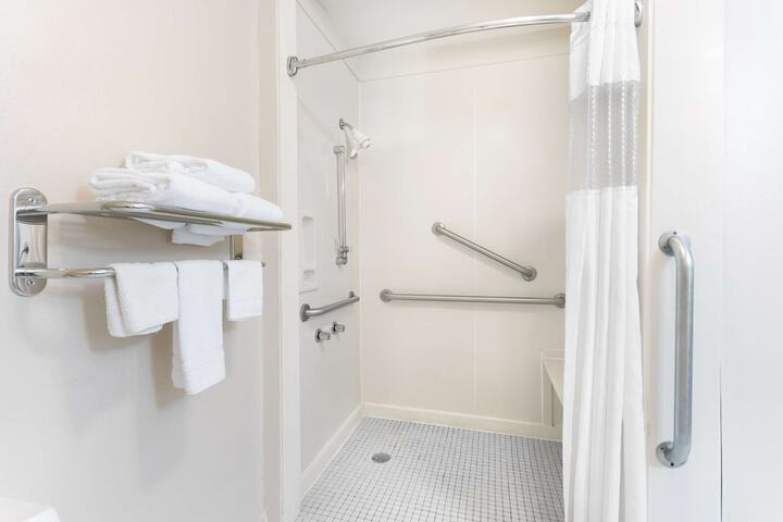 Room 18 of 27