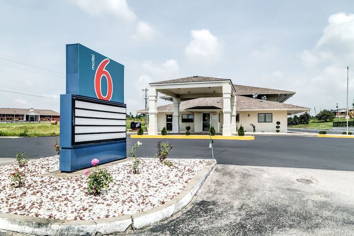 Motel 6 Berea KY
