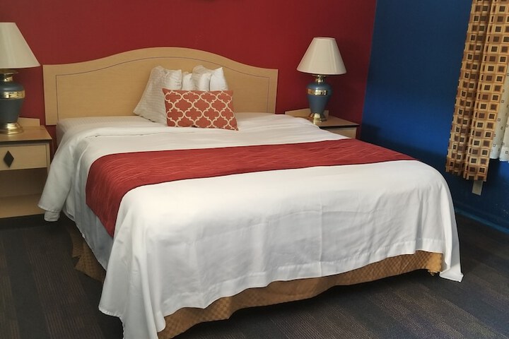 Room 12 of 21