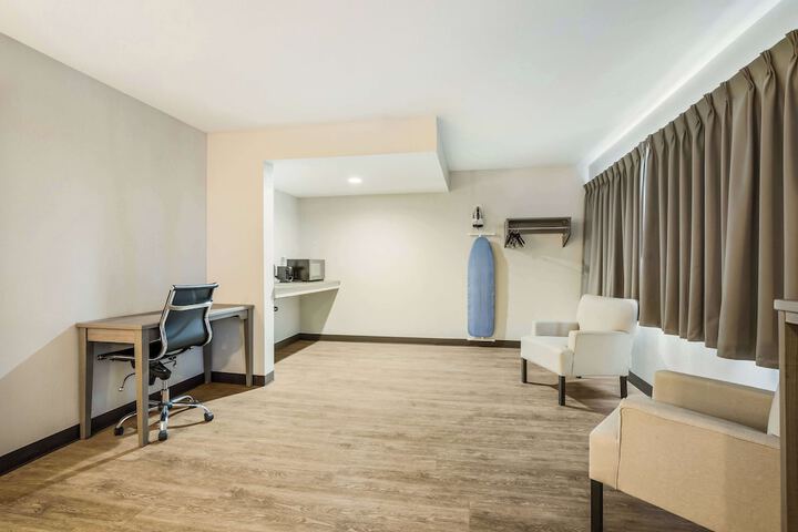 Room 29 of 34