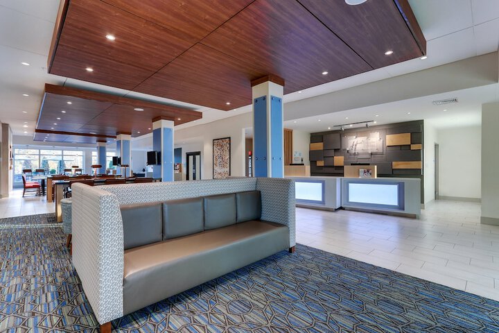 Hotel 7 of 80