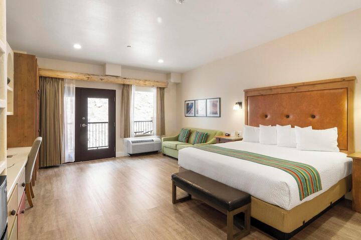 Bluff Dwellings Resort