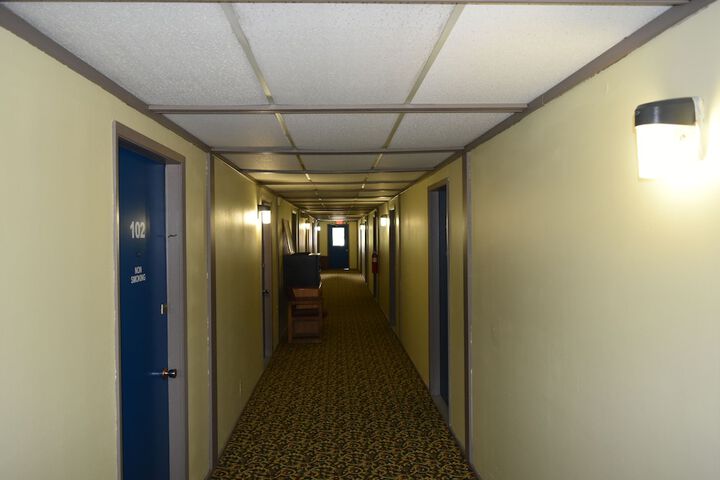Ballroom/Hall 17 of 19