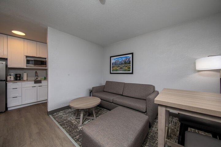 Room 34 of 49