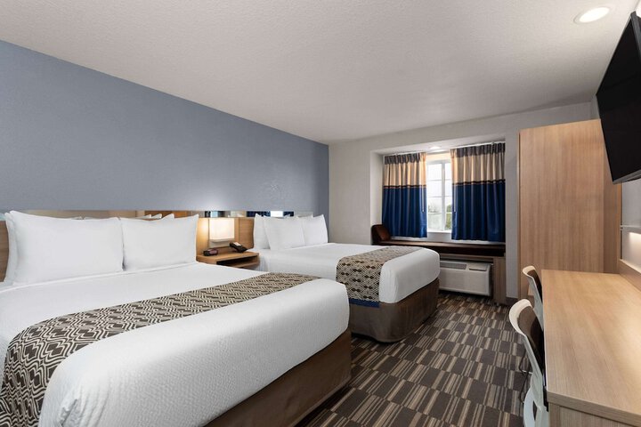 Microtel Inn & Suites by Wyndham Zephyrhills