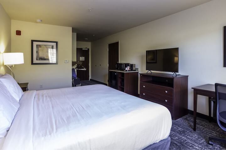Cobblestone Inn & Suites - Brookville