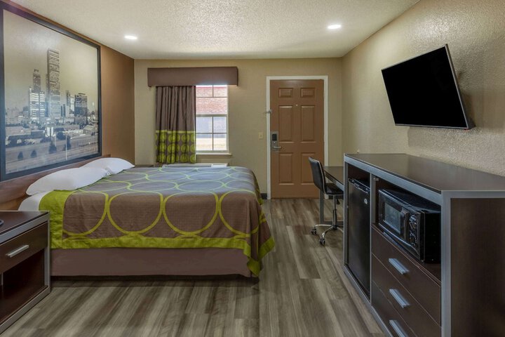 Room 8 of 29