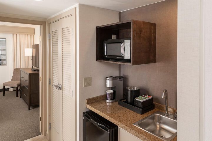 Embassy Suites by Hilton Detroit Troy Auburn Hills