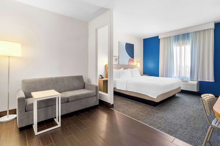 Spark by Hilton Pearland