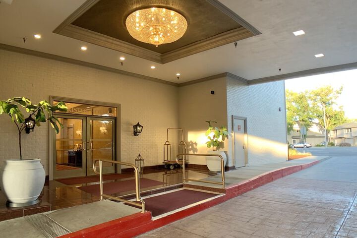 Hotel 2 of 52