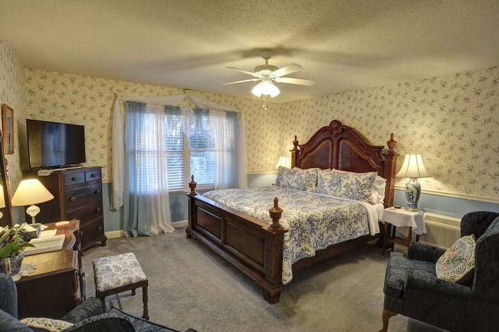 Room 46 of 106