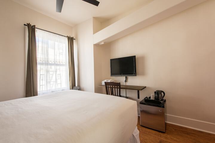 Room 29 of 40