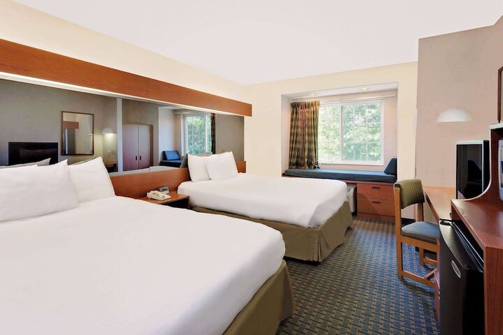 Room 10 of 26