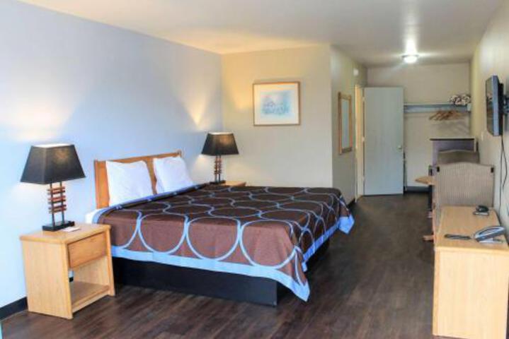 VINTNERS LODGE
