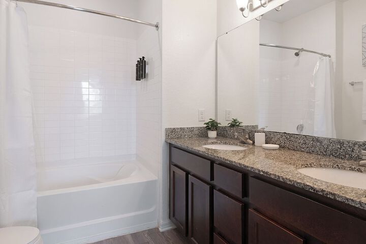 Landing Apartments near South Apopka FL