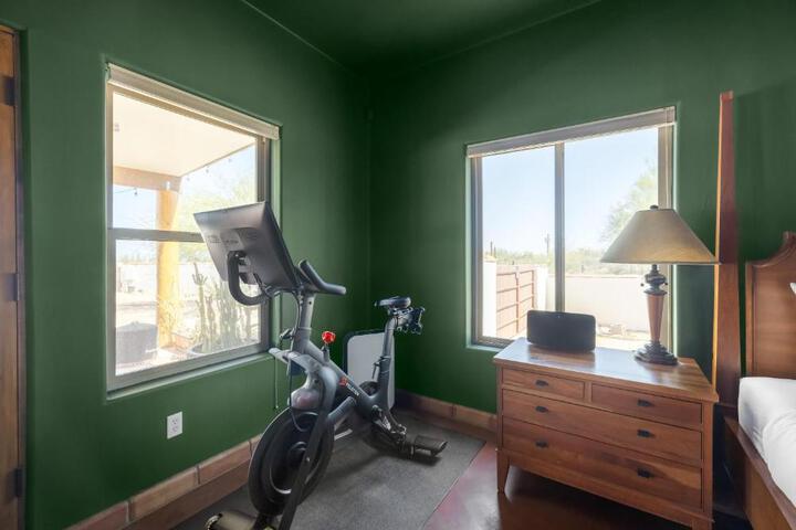 Grand Desert Getaway with Pool and Peloton with Sonos and Office