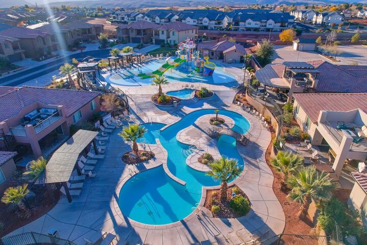 Entire Home Paradise Pools 2 King Suites