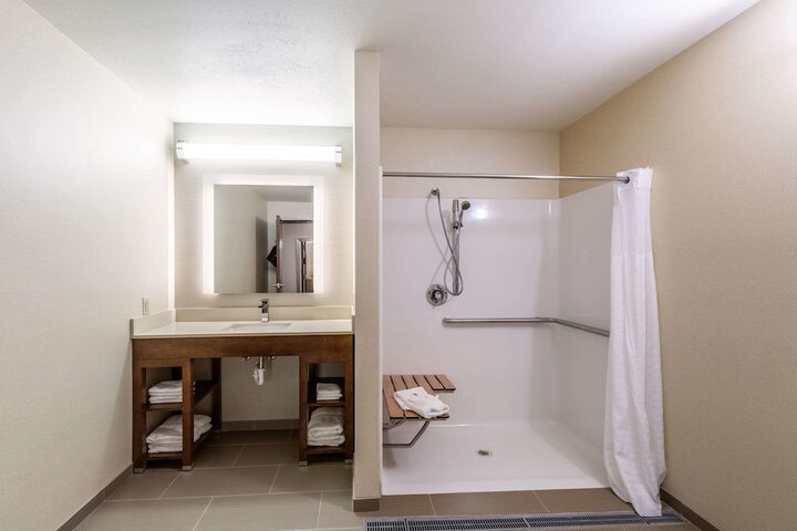 Room 9 of 22