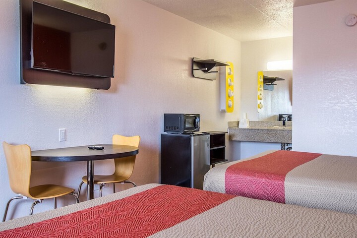 Motel 6 Ashland OH