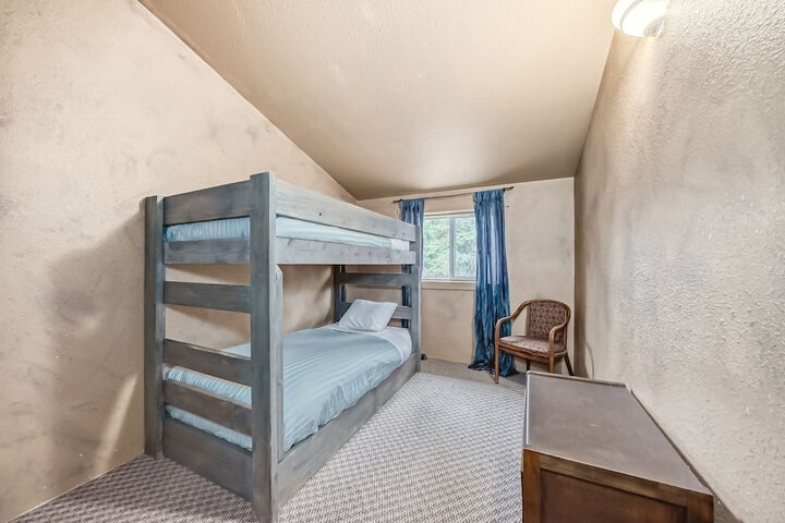 Room 62 of 153